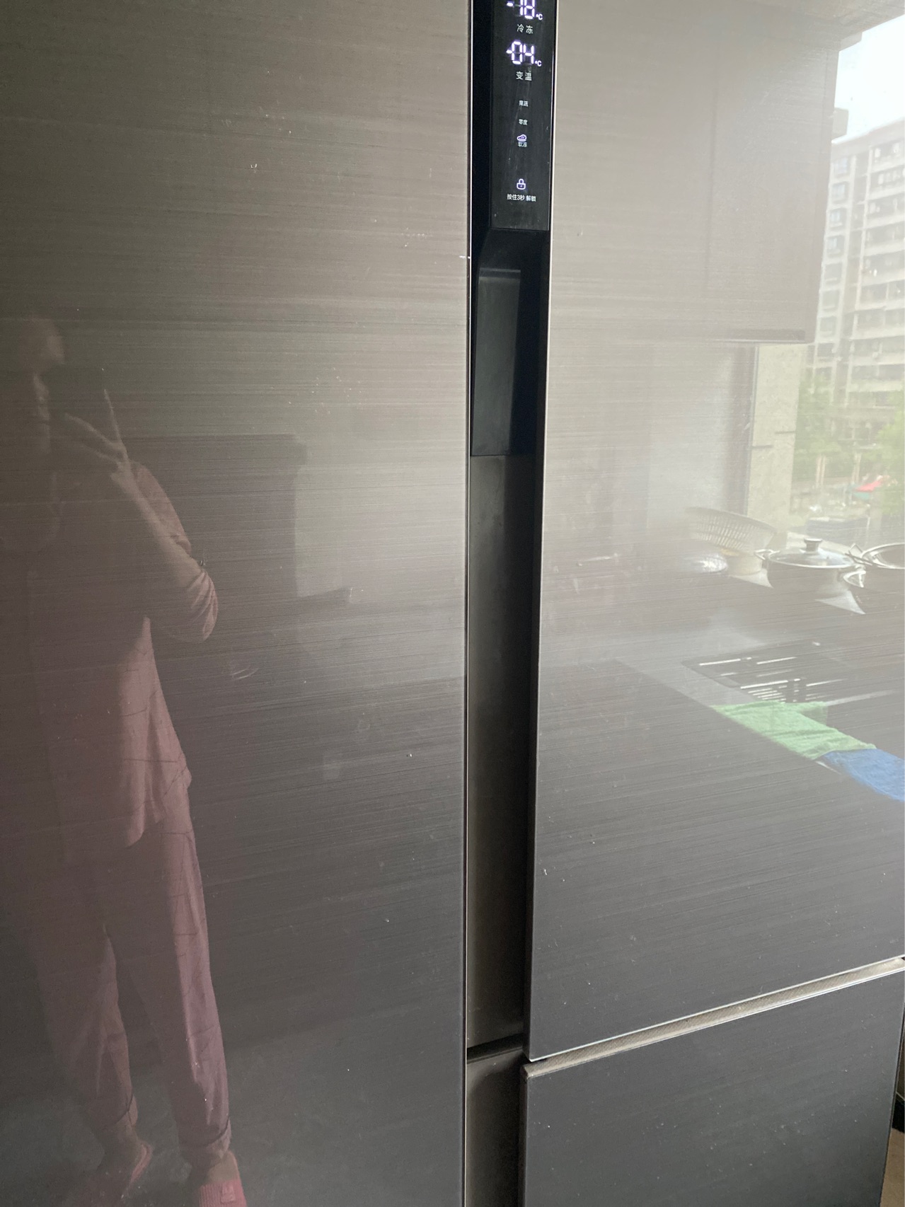 美的冰箱使用半年就无法制冷