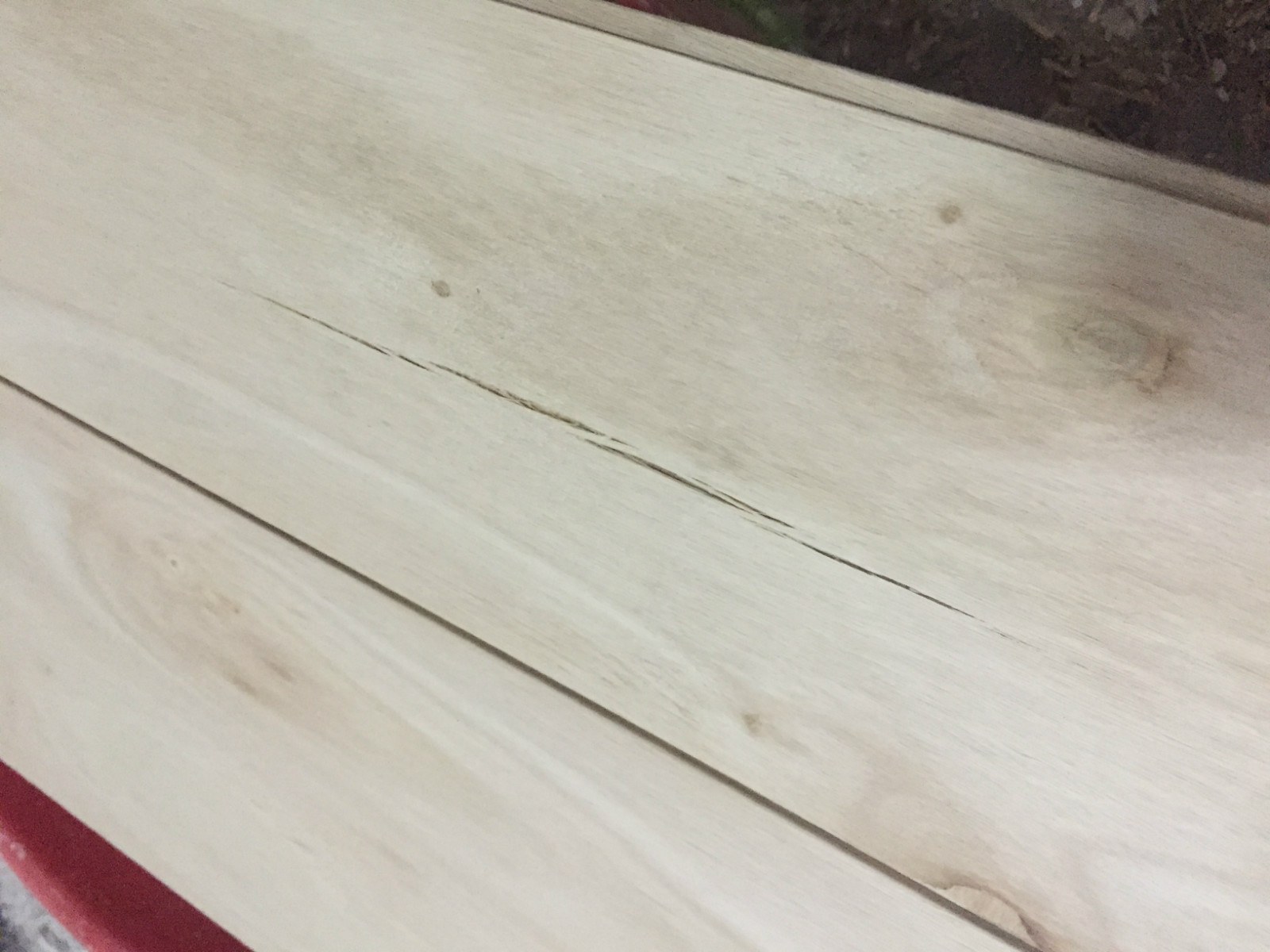 验货时木板底部开裂,与客服沟通无果_中国质量万里行消费投诉平台